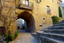 Puerta de salida del núcleo fortificado de Madremanya.