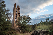 Torre del antiguo castillo de Merol