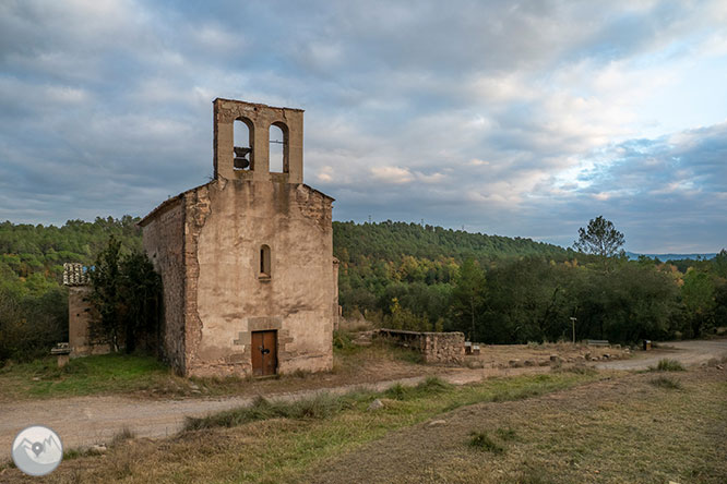 Ermita y castillo de Merola desde la colonia de la Ametlla de Merola 1 