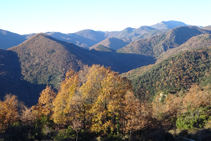 Vistas a la sierra de Anyers desde el Oratorio. En último término, a la derecha, se puede ver la magnífica sierra Cavallera.