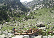 El barranco de Riumalo, con el Besiberri despuntando desde el collado. 