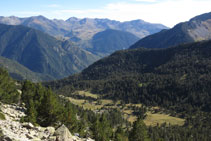 Vistas atrás hacia el hermoso Planell de Llubriqueto.