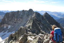 Vistas a la cresta que une el Besiberri Sur y el Comaloforno.