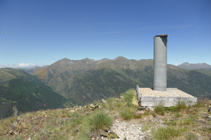 Vistas del pico de Salòria desde el vértice geodésico.