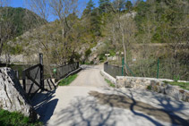 Puente sobre el río del Pendís en Cal Cerdanyola.