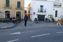 Tomamos la calle de la Miranda.