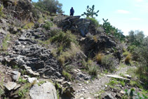 Después de cruzar un barranco, subimos unos metros más.