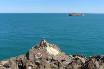 Punta del Cabo de Creus con la islita de Sa Rata al fondo.