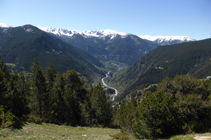 Vistas hacia el S desde el collado de Montaup.