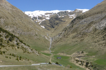 Vistas al valle de Montaup desde el collado homónimo.