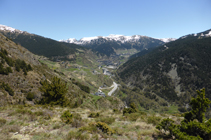 Vistas hacia levante (E) desde el collado de la Cauba.