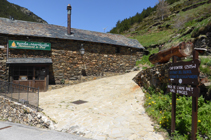 Camino del valle de Incles.