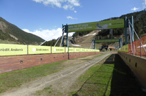 Puente sobre el río Valira de Oriente.