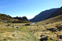 Cruzamos la Pleta del Pla del Estany.