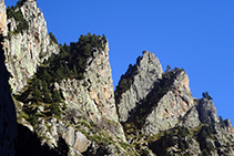 El relieve abrupto de las Roques del Ras.