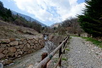 Camino a las fuentes del Cardener.