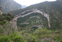 Desde el Serrat Pedregós tenemos unas muy buenas vistas del fondo del valle.