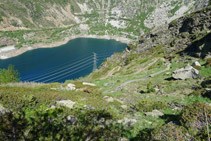 Embalse de Sallente y zigzags que hemos ido superando.