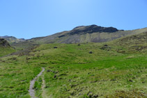 Contrafuertes del Montsent de Pallars (2.883m). Nosotros podemos ver la cota secundaria 2.558m.