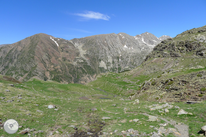 Estany Gento por el camino de la canal de Pigolo 1 