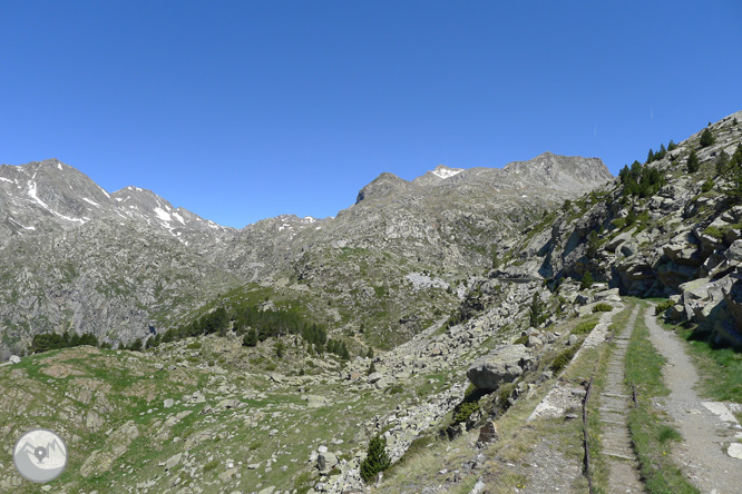 Estany Gento por el camino de la canal de Pigolo 1 