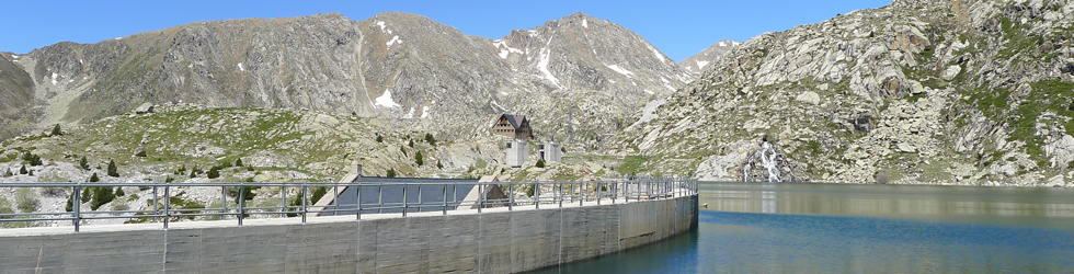 Estany Gento por el camino de la canal de Pigolo