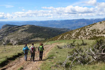 Bajando por la pista.