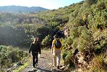 Subiendo al collado del Perer.