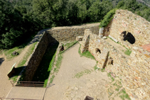 El foso del castillo de Sant Miquel.