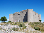 Castillo del Montgrí y zona de interès natural de les Dunes