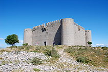 El castillo del Montgrí visto desde el SE.