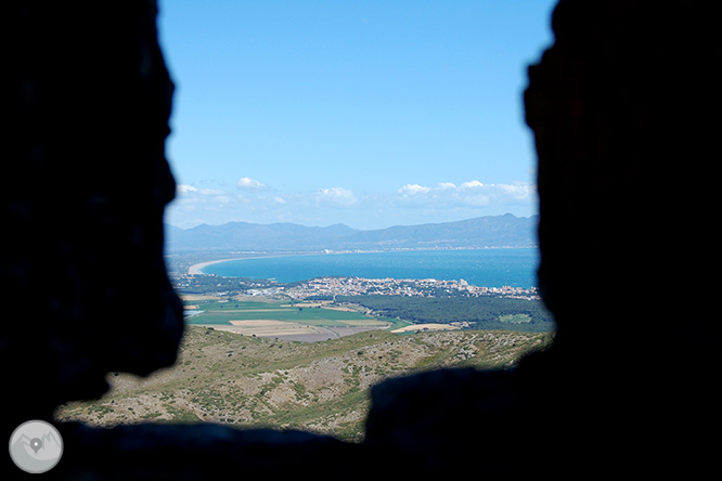 Castillo del Montgrí y zona de interès natural de les Dunes 1 