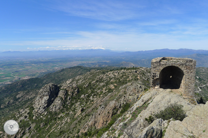 Castillo de Sant Salvador de Verdera desde Sant Pere de Rodes  1 