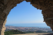 Vistas desde una de las ventanas del interior del castillo.