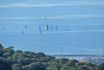 Vistas al puerto de Cabrera de Mar y al mar.