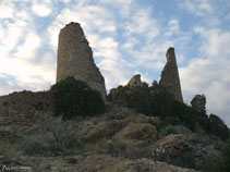 Vista del castillo de Orcau desde el sendero que sube por el lado de levante