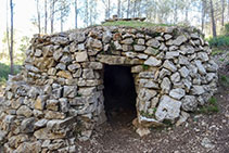 Barraca hecha con piedra seca.