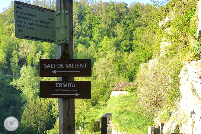 El salto de Sallent y los riscos de Casadevall desde Rupit 1 