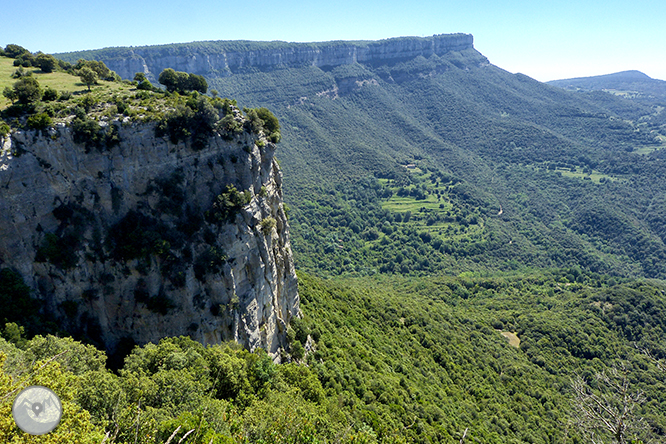 El salto de Sallent y los riscos de Casadevall desde Rupit 1 