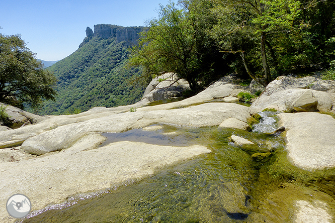 El salto de Sallent y los riscos de Casadevall desde Rupit 1 