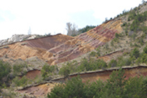 Tonalidades ferruginosas del Serrat del Vent.