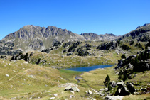 Bajando hacia el lago Garguills de Jos.