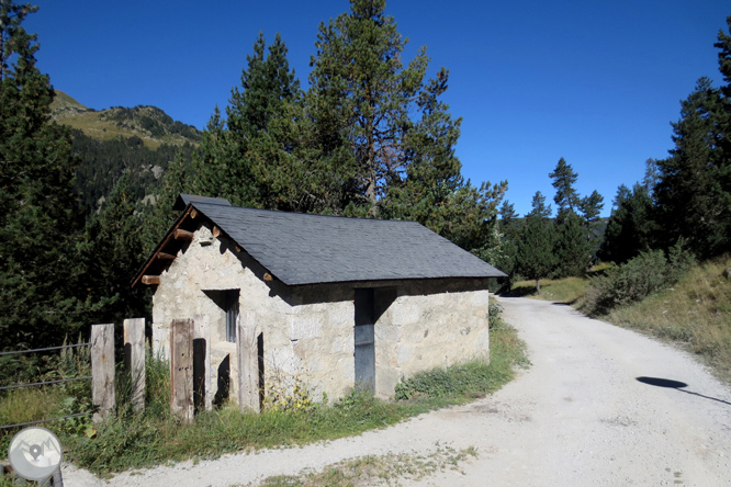 Circo y lagos de Colomèrs desde el Plan des Banhs 1 