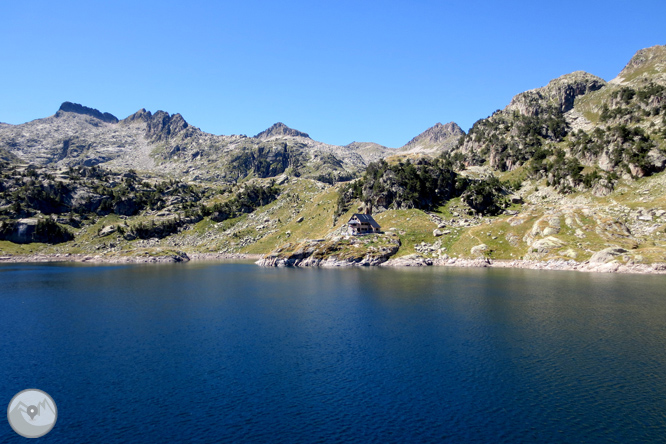 Circo y lagos de Colomèrs desde el Plan des Banhs 1 