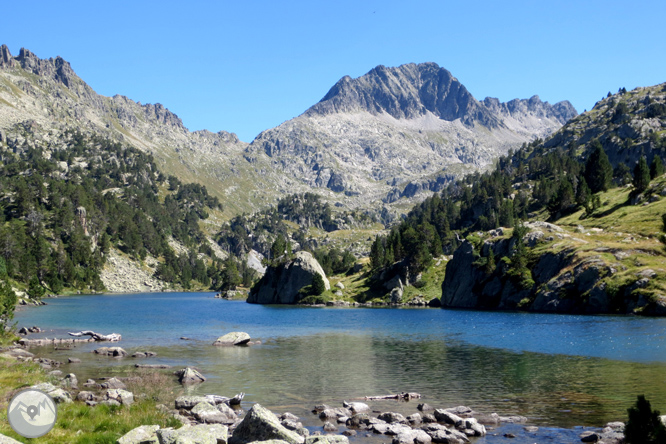 Circo y lagos de Colomèrs desde el Plan des Banhs 1 