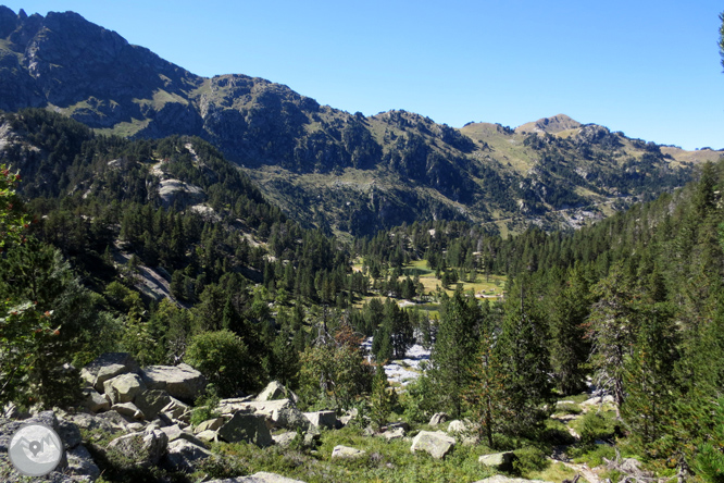 Circo y lagos de Colomèrs desde el Plan des Banhs 1 