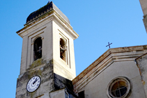 Detalle del campanario de la iglesia de Les Preses.