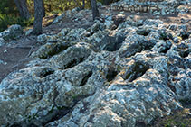 Necrópolis formada por tumbas antropomórficas excavadas en la roca.