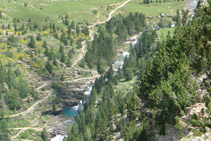 Vista de las Gradas de Soaso, al fondo del valle.