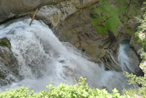 Cascada del Estrecho desde su mirador superior.